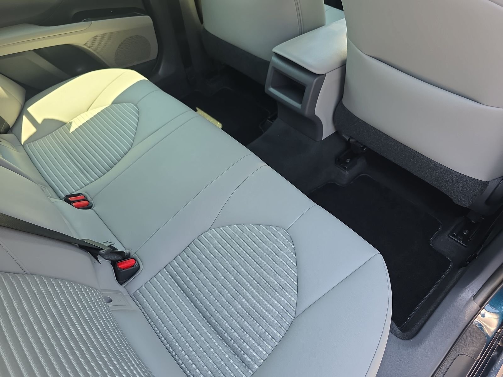 Used 2018 Blue Toyota SE image 11