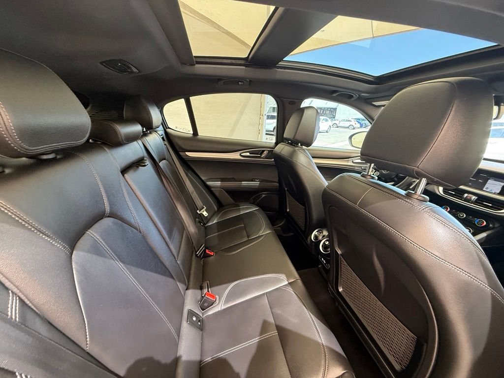 New 2025 Vesuvio Gray Metallic Exterior Paint Alfa Romeo Base image 16