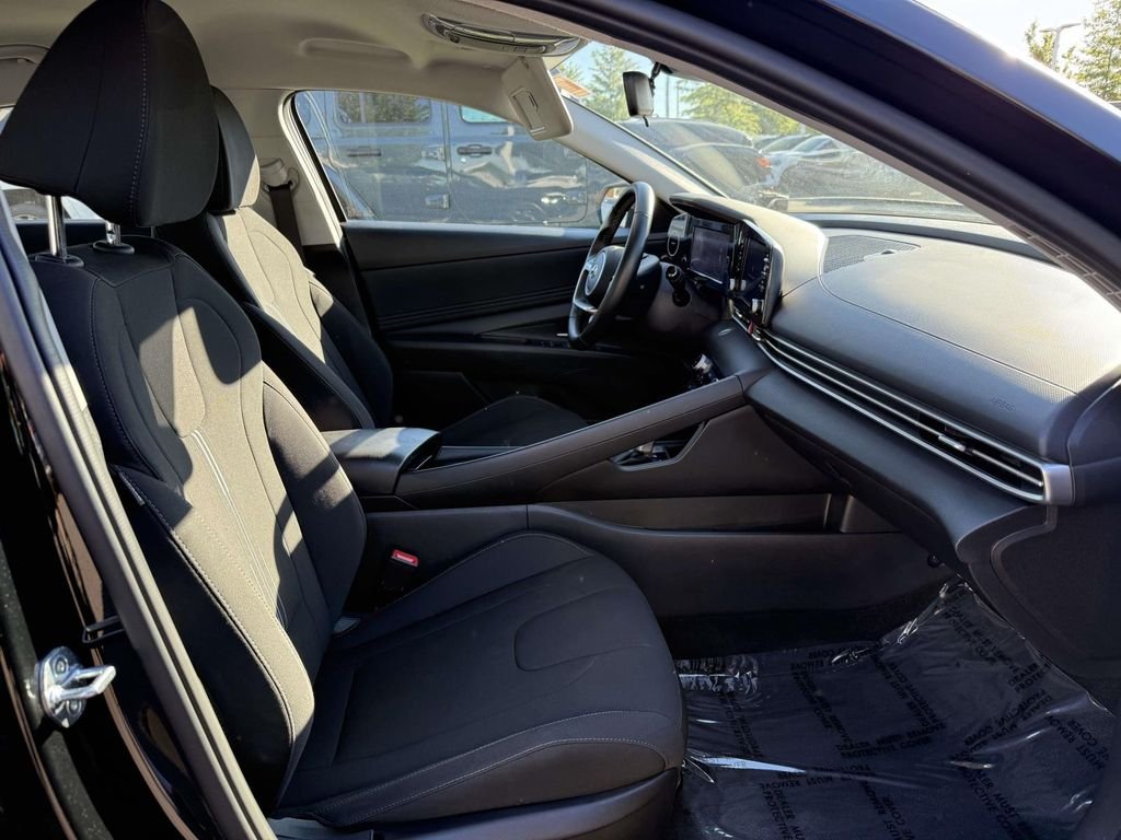 Used 2021 Black Hyundai SEL image 14