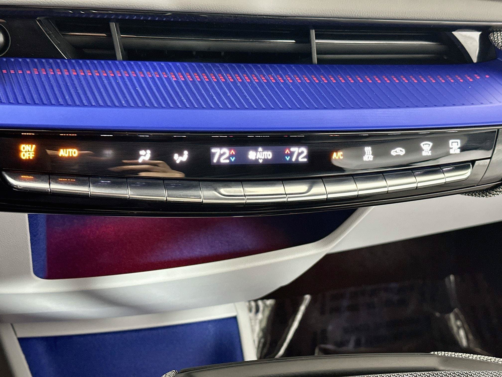 Used 2025 Crystal White Tricoat Cadillac Luxury image 16