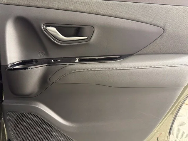 2025 Hyundai Santa Cruz Limited - Photo 9