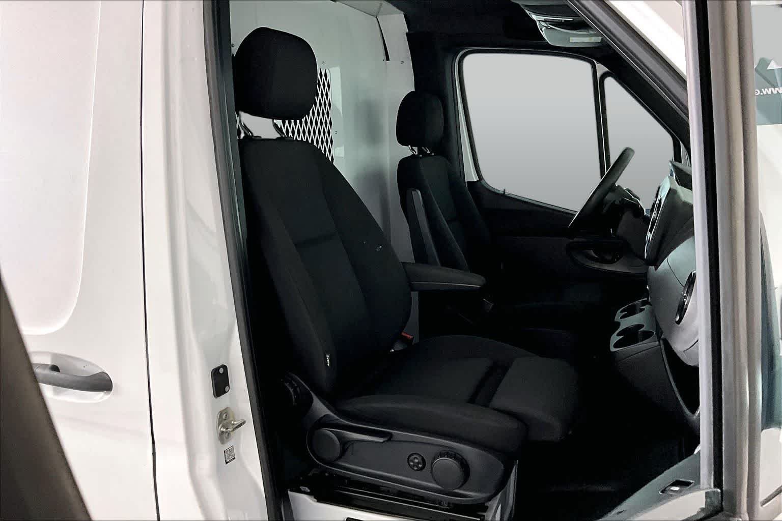 Used 2019 Arctic White Mercedes-Benz  image 9