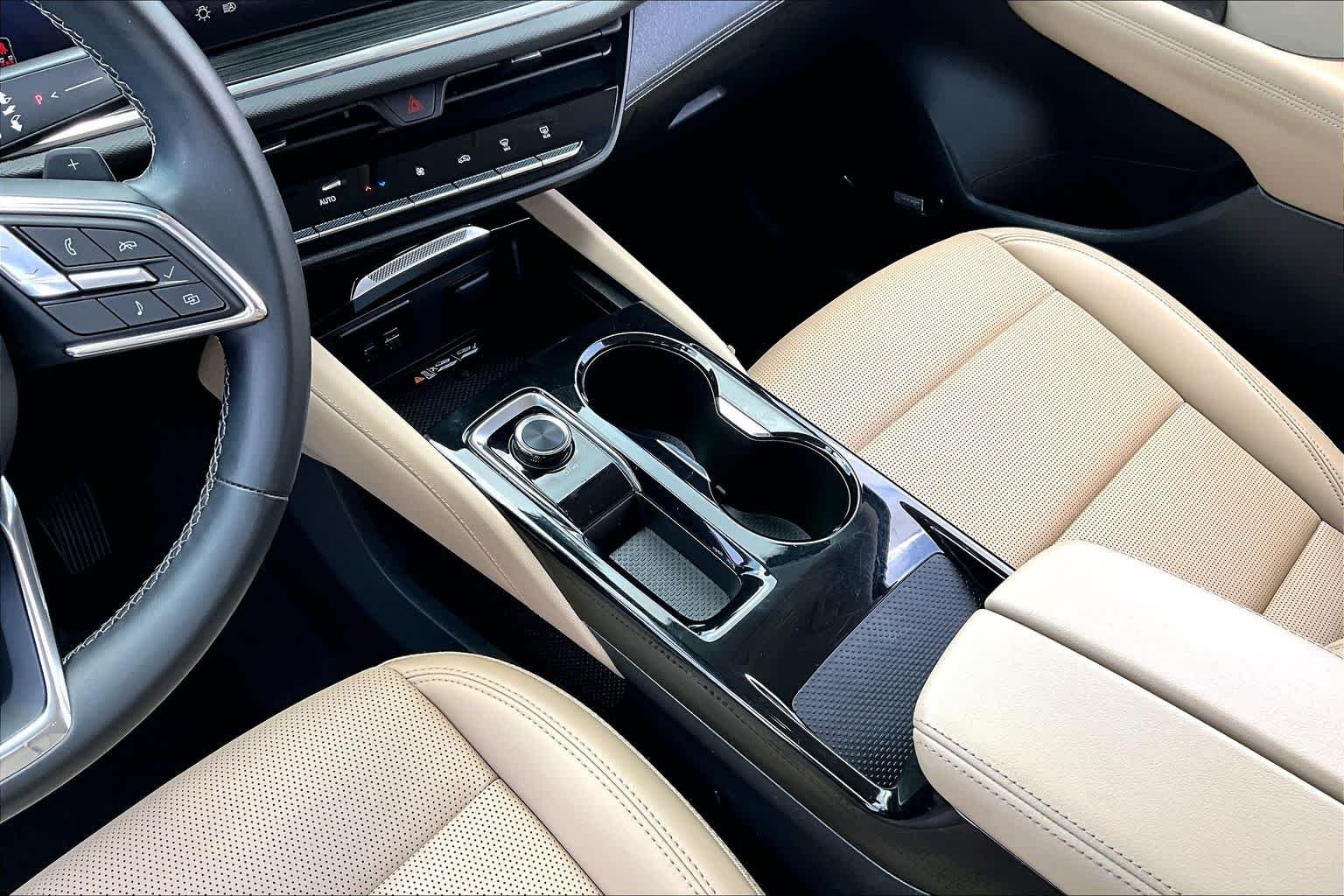 Used 2024 Summit White Buick Preferred image 17