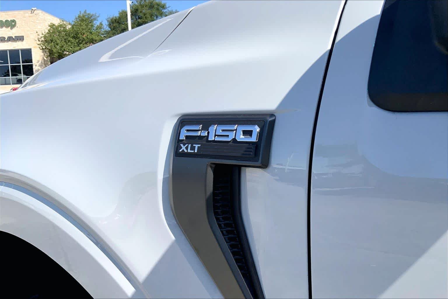 Used 2023 Avalanche Gray Ford XLT image 18