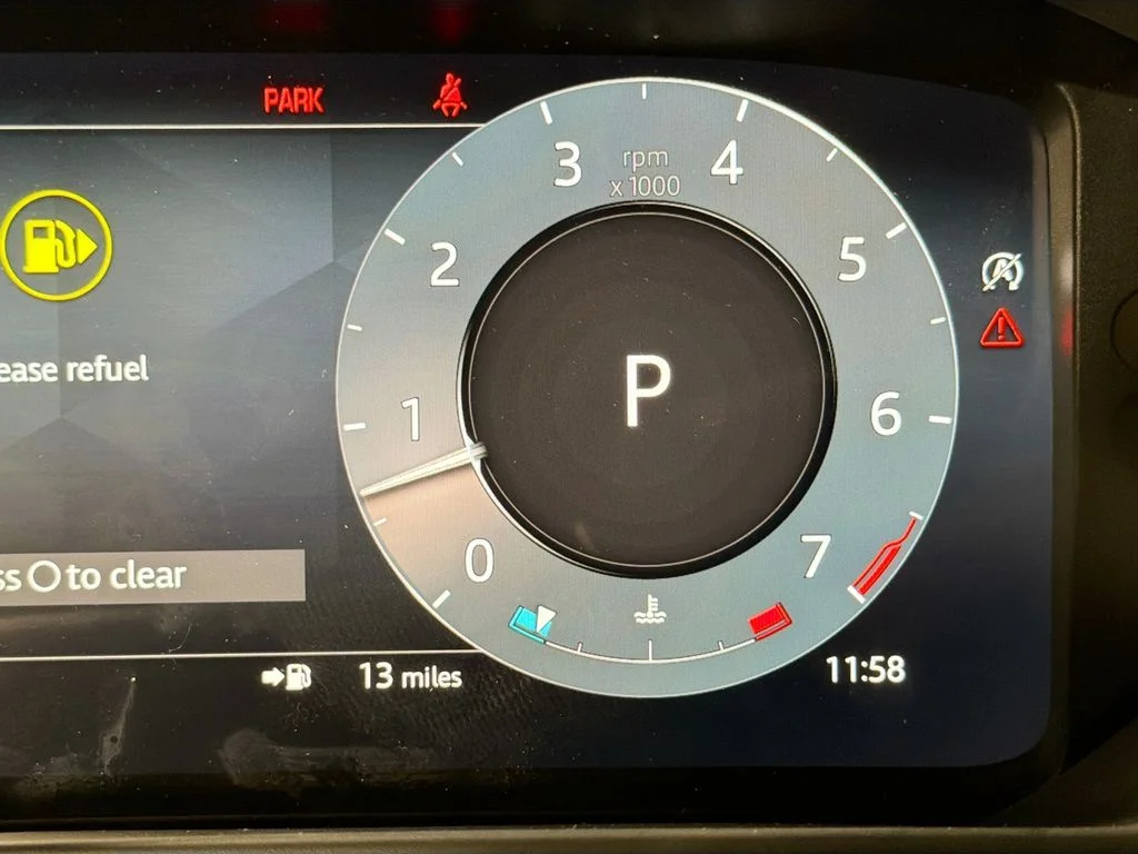 New 2026 Fuji White Land Rover Dynamic SE image 12