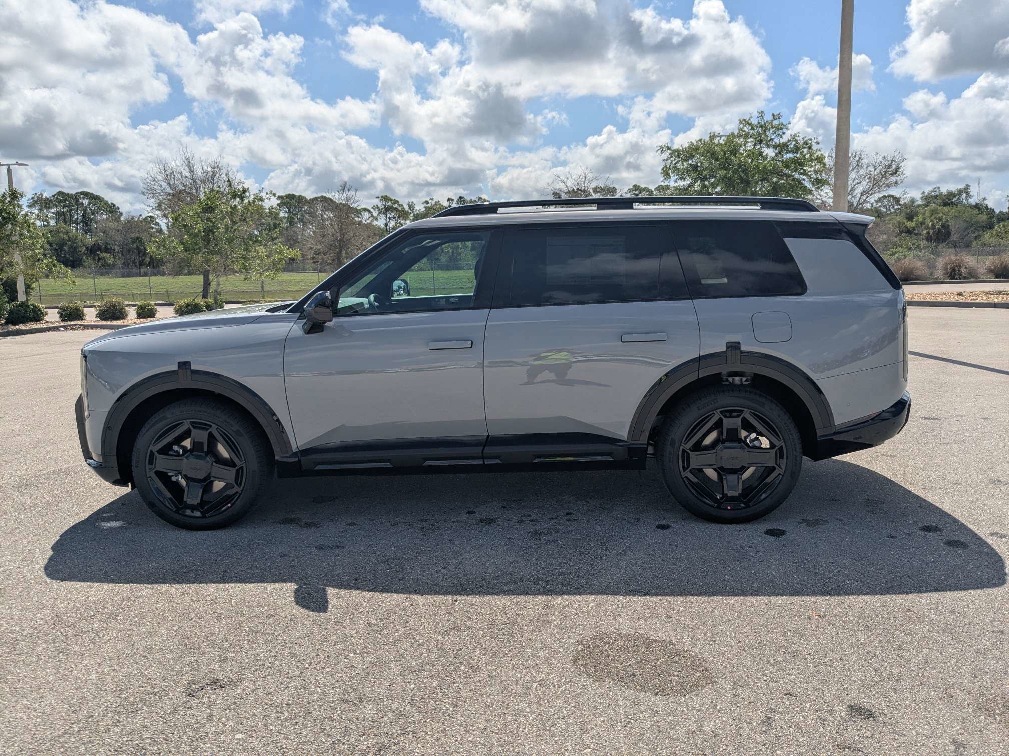 New 2027 Wolf Gray Kia X-LINE SX image 8