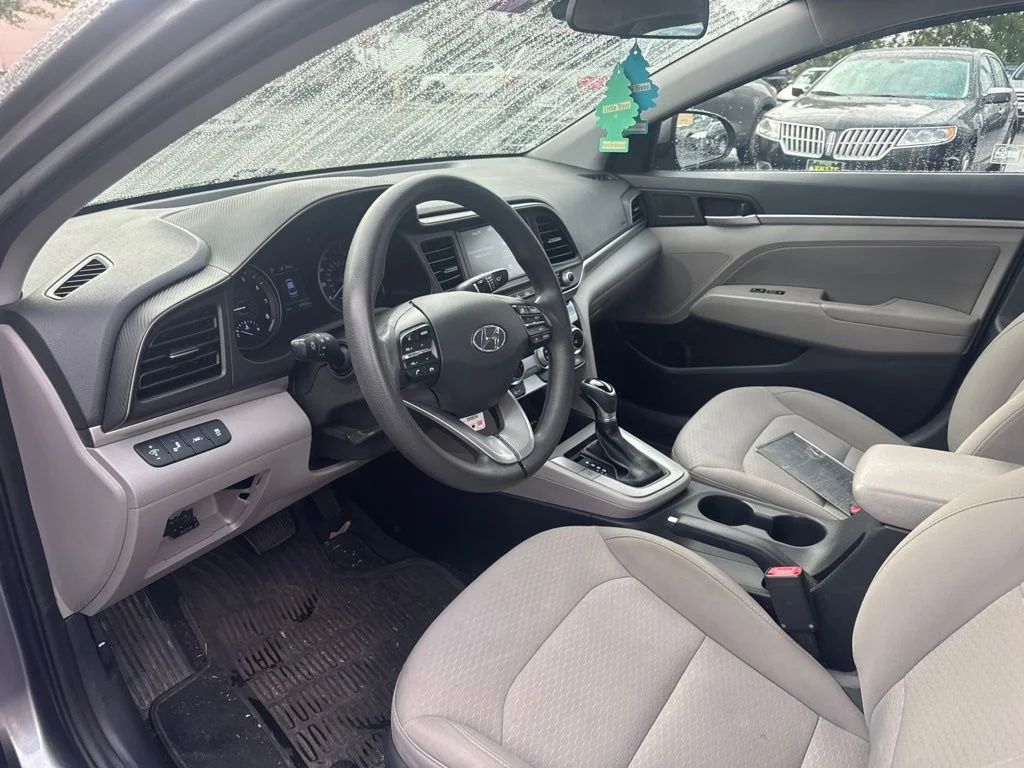 Used 2019 Gray Hyundai SEL image 7