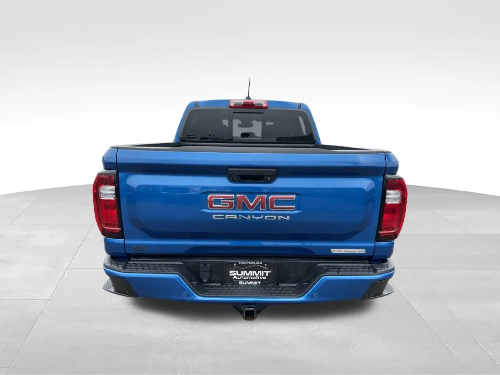 Used 2023 Blue Metallic GMC Elevation image 27