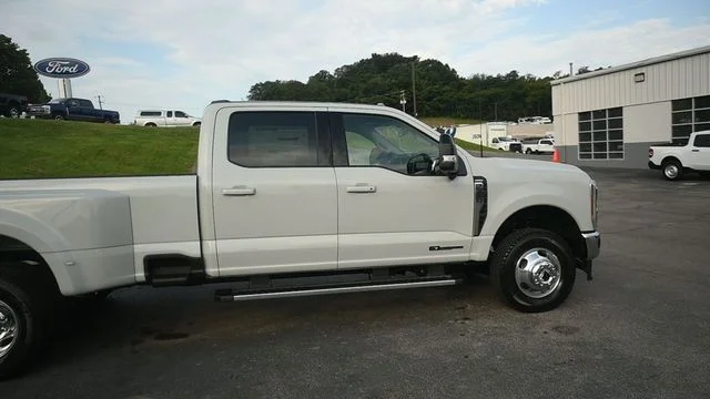 New 2026 White Ford Lariat image 3