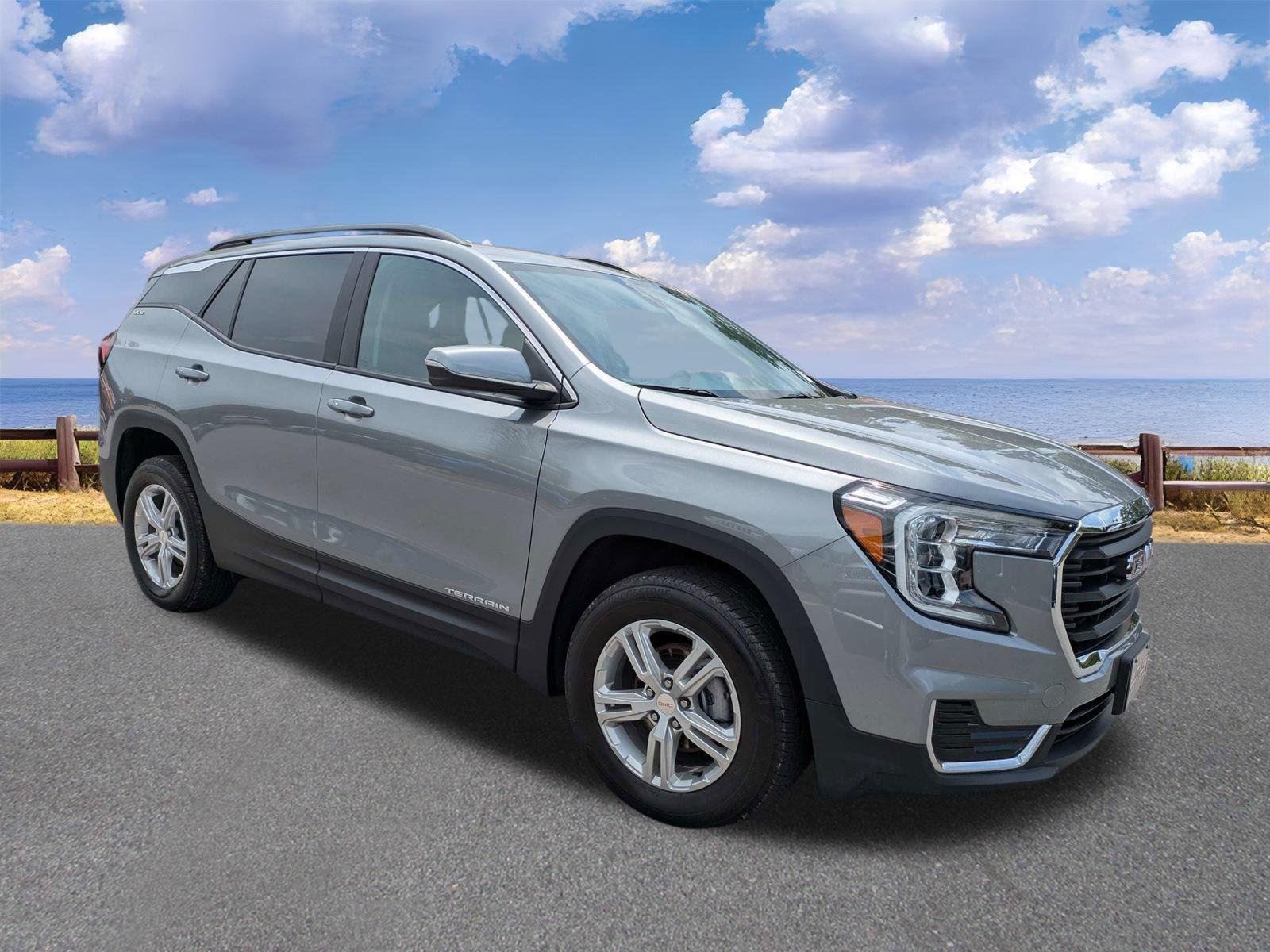 Used 2024 Sterling Metallic GMC SLE image 10