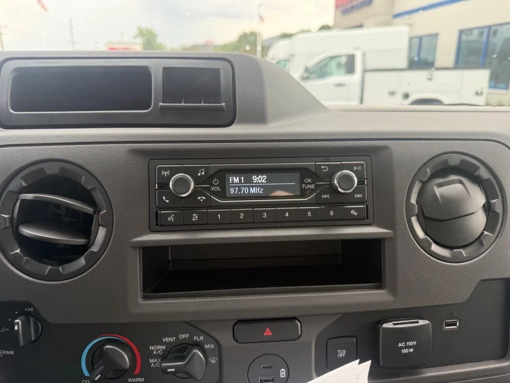 New 2027 Oxford White Ford E-450 DRW image 23