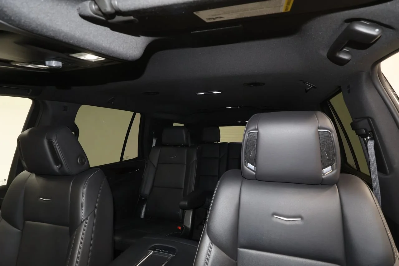 Used 2023 Crystal White Tricoat Cadillac Luxury image 19