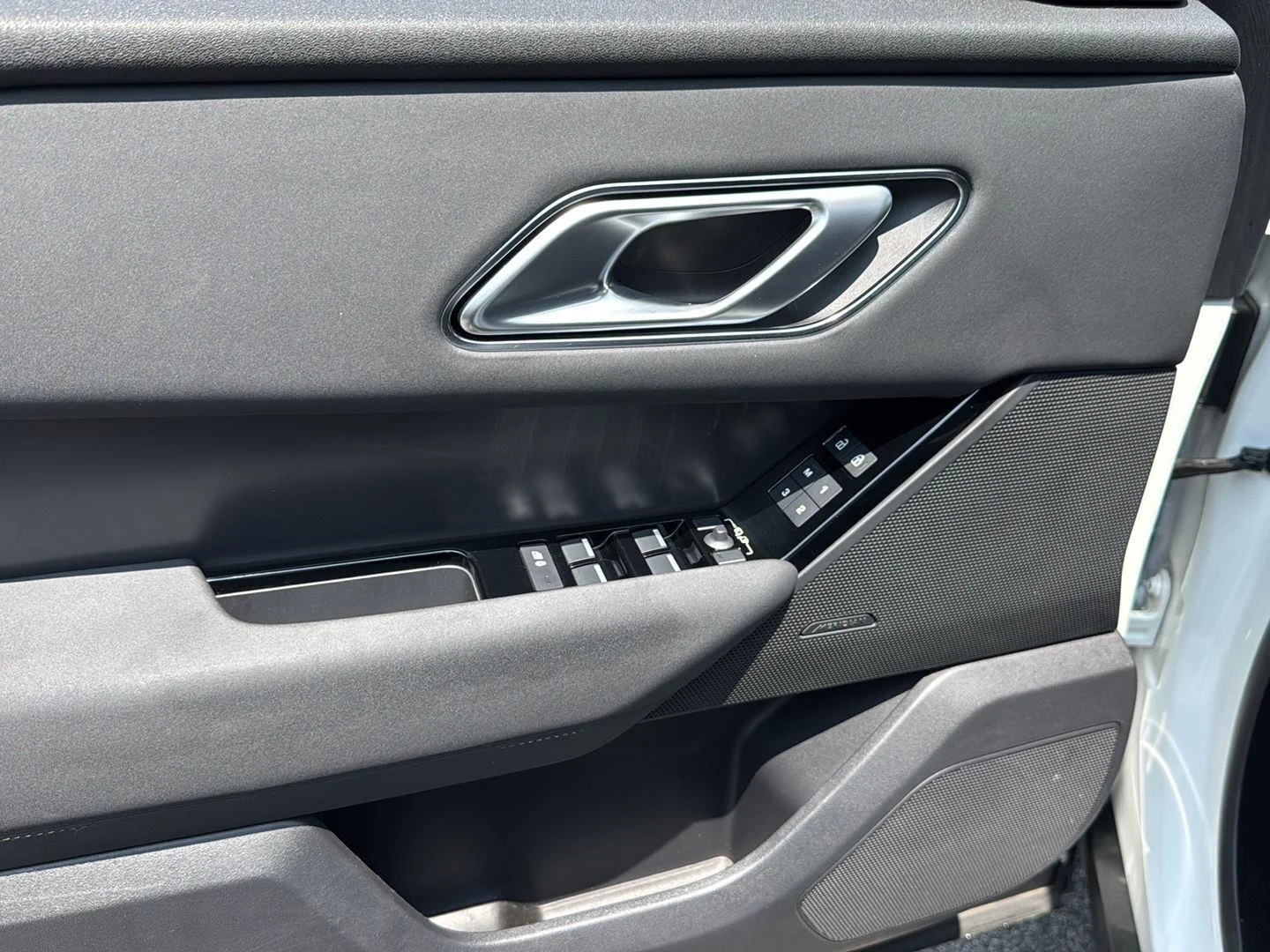 2025 Land Rover Range Rover Velar Dynamic SE - Photo 15