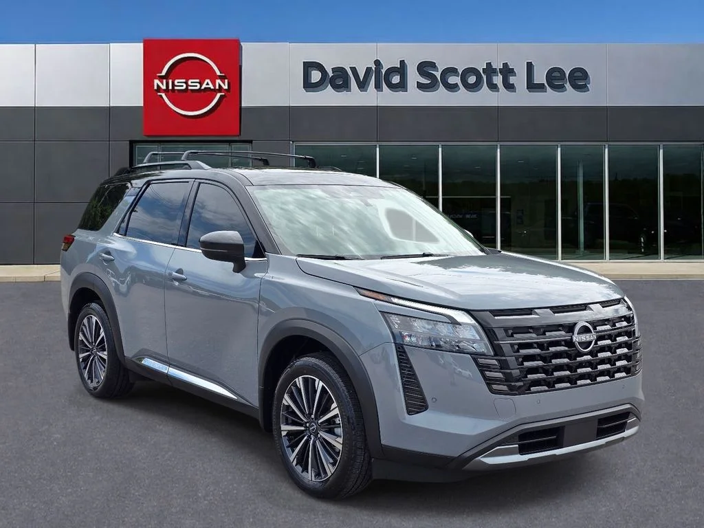 Used 2026 Gray Nissan Platinum image 4