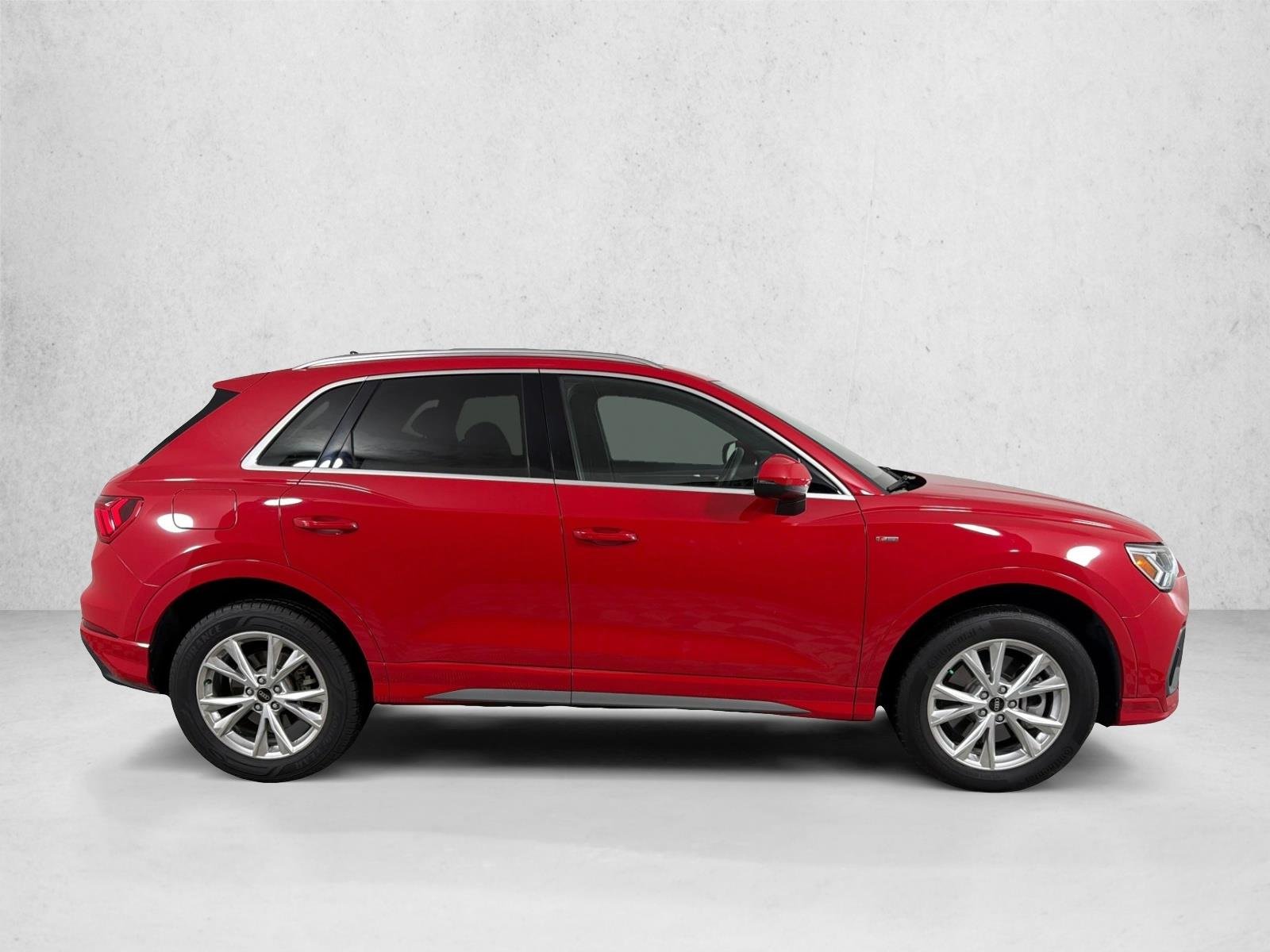 Used 2024  Audi S line Premium image 3