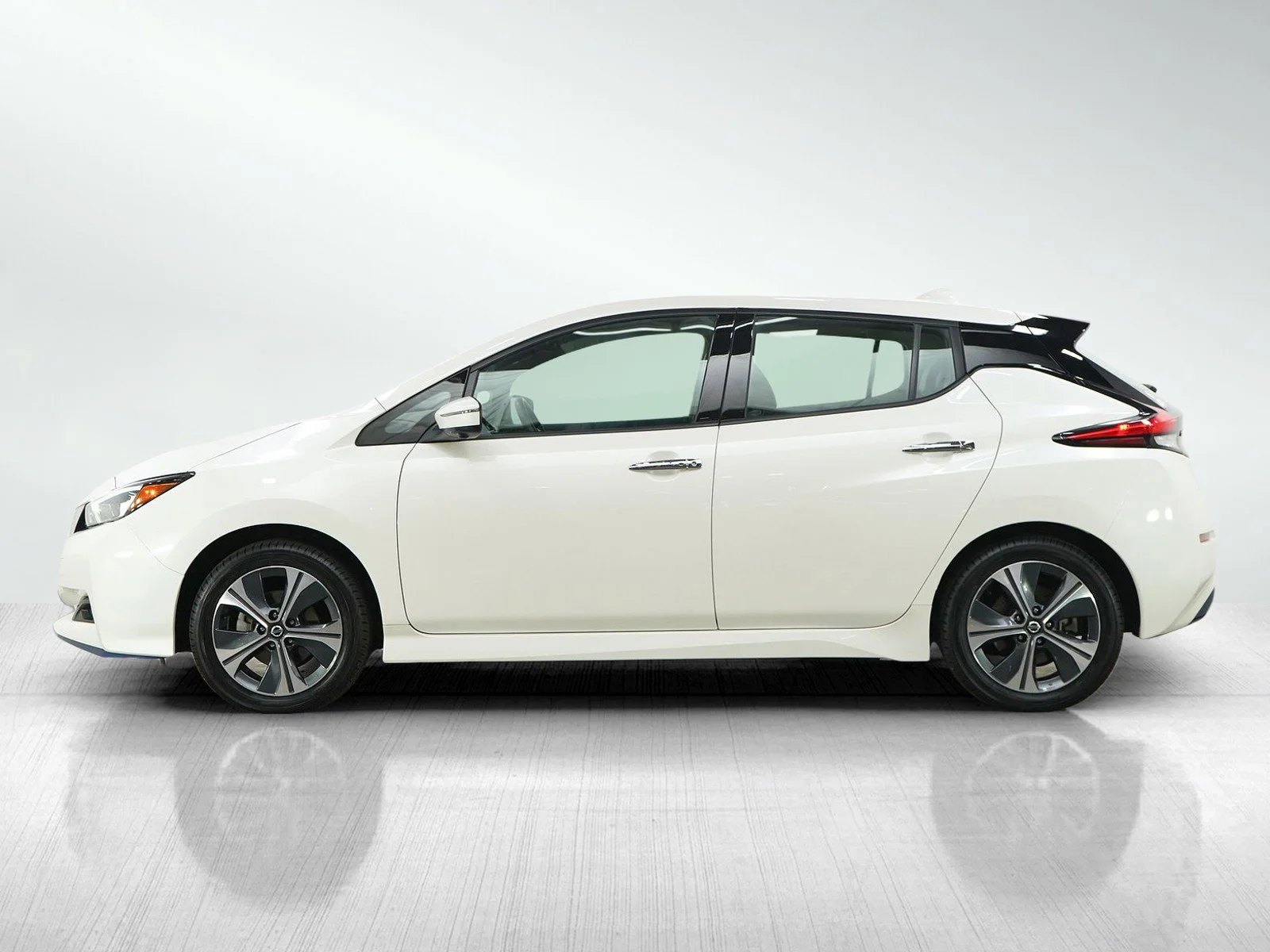 Used 2020 Nissan Leaf SL Plus with VIN 1N4BZ1DP6LC305152 for sale in Wayzata, Minnesota