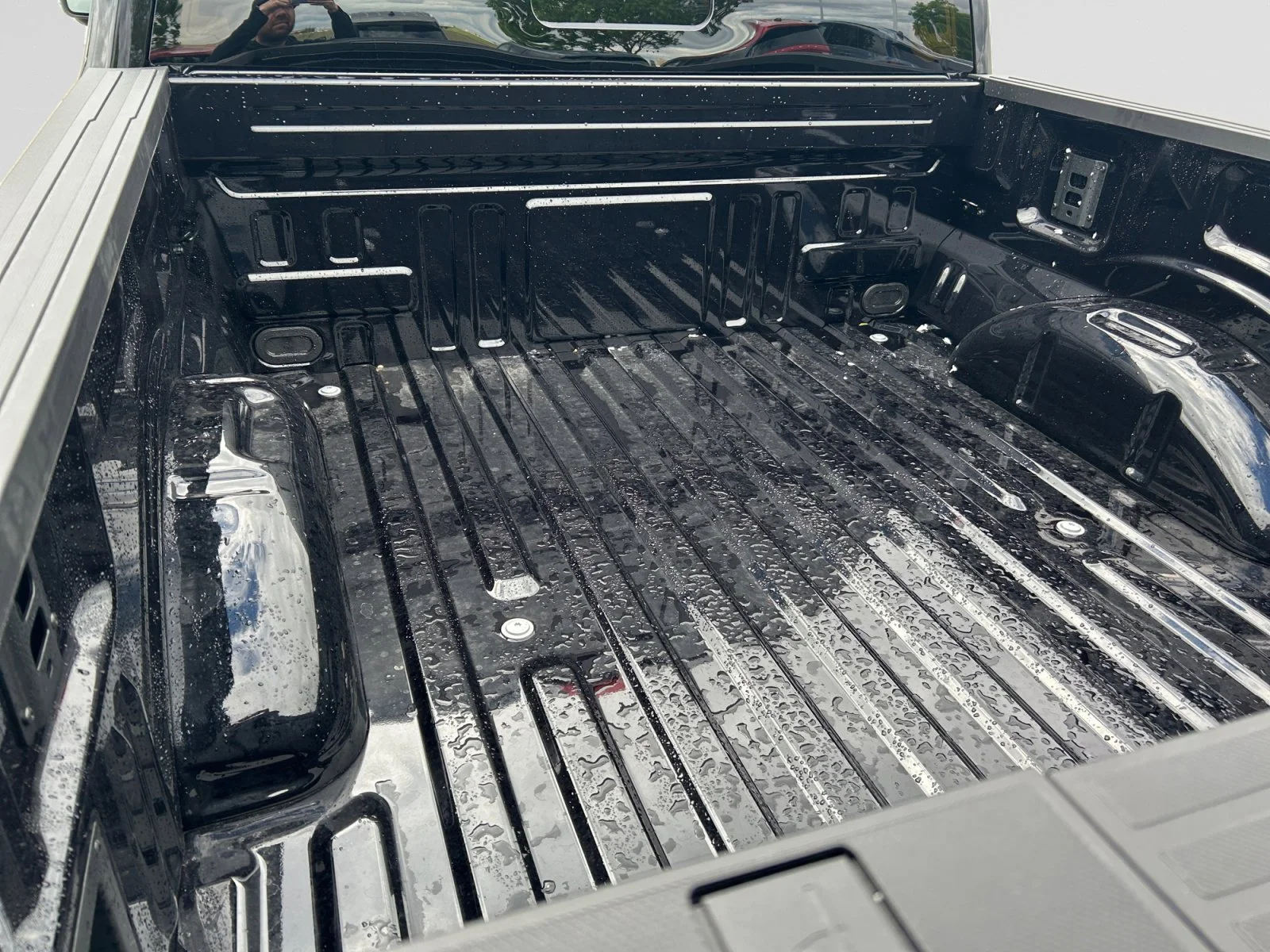 New 2026 Agate Black Metallic Ford XLT image 10