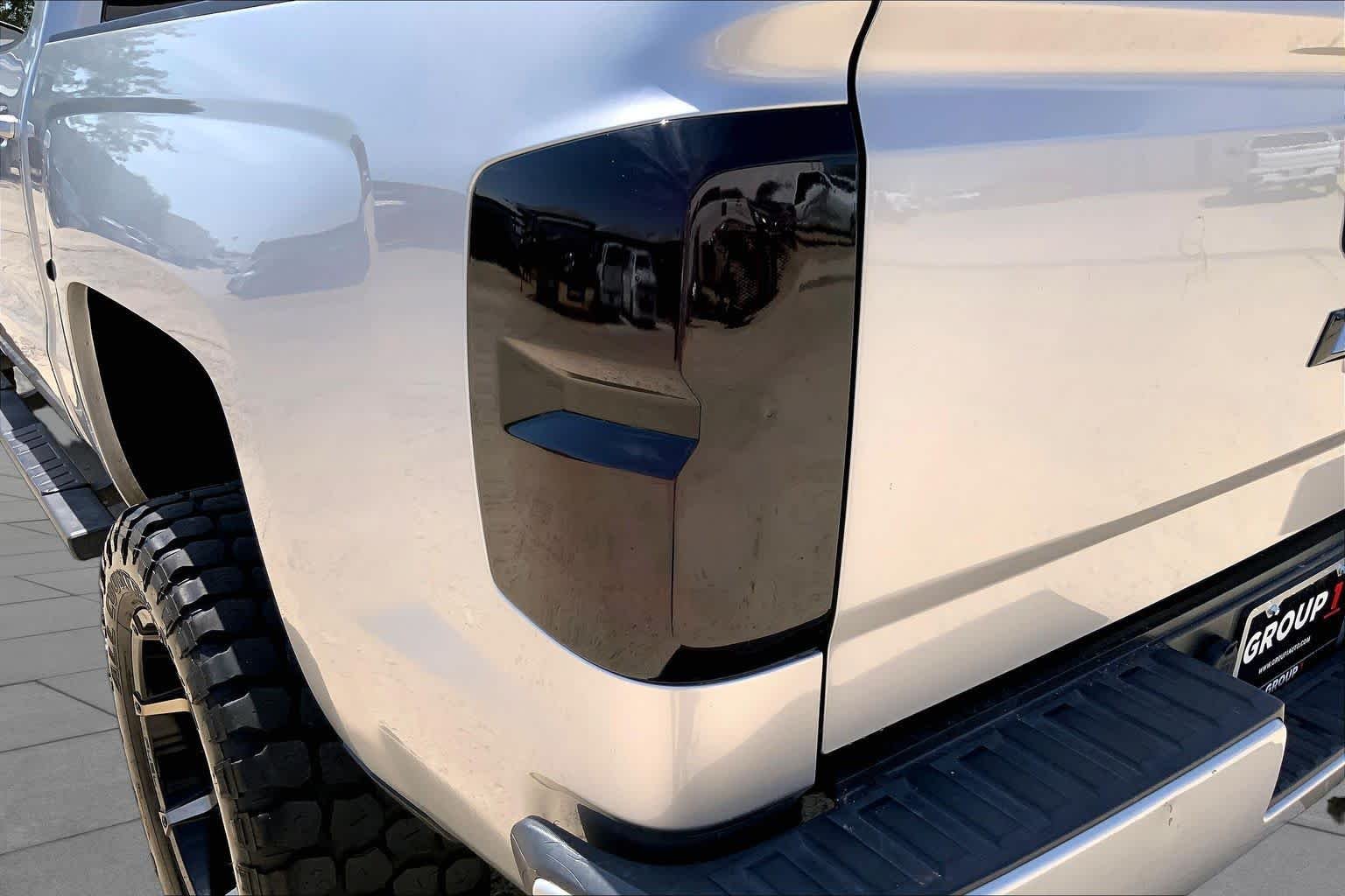 Used 2018 Silver Ice Metallic Chevrolet LT image 29