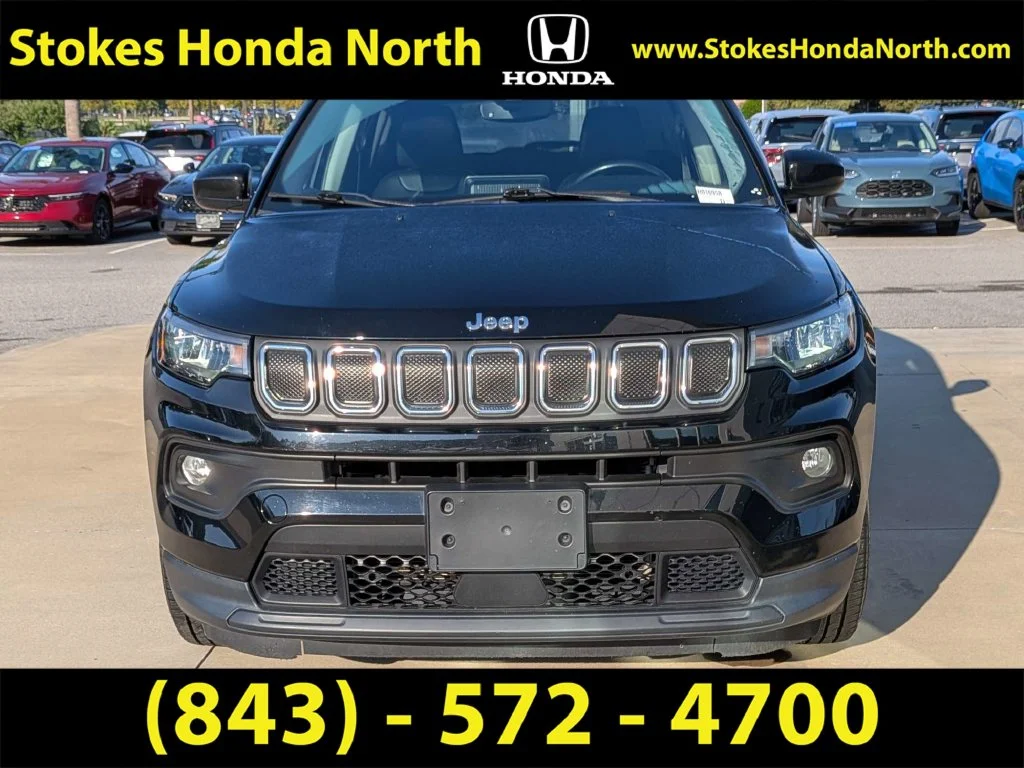 Used 2022 Black Jeep Latitude image 9