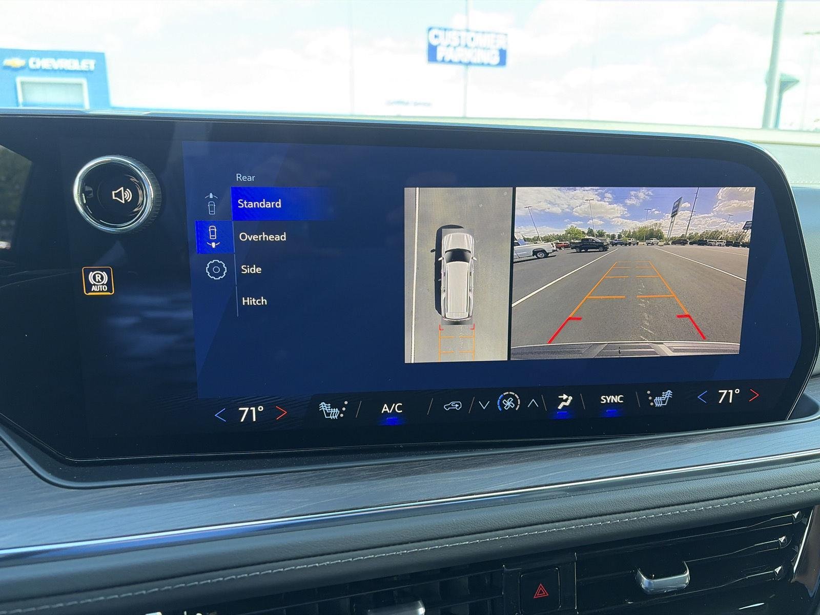 2026 Chevrolet Suburban LT - Photo 31