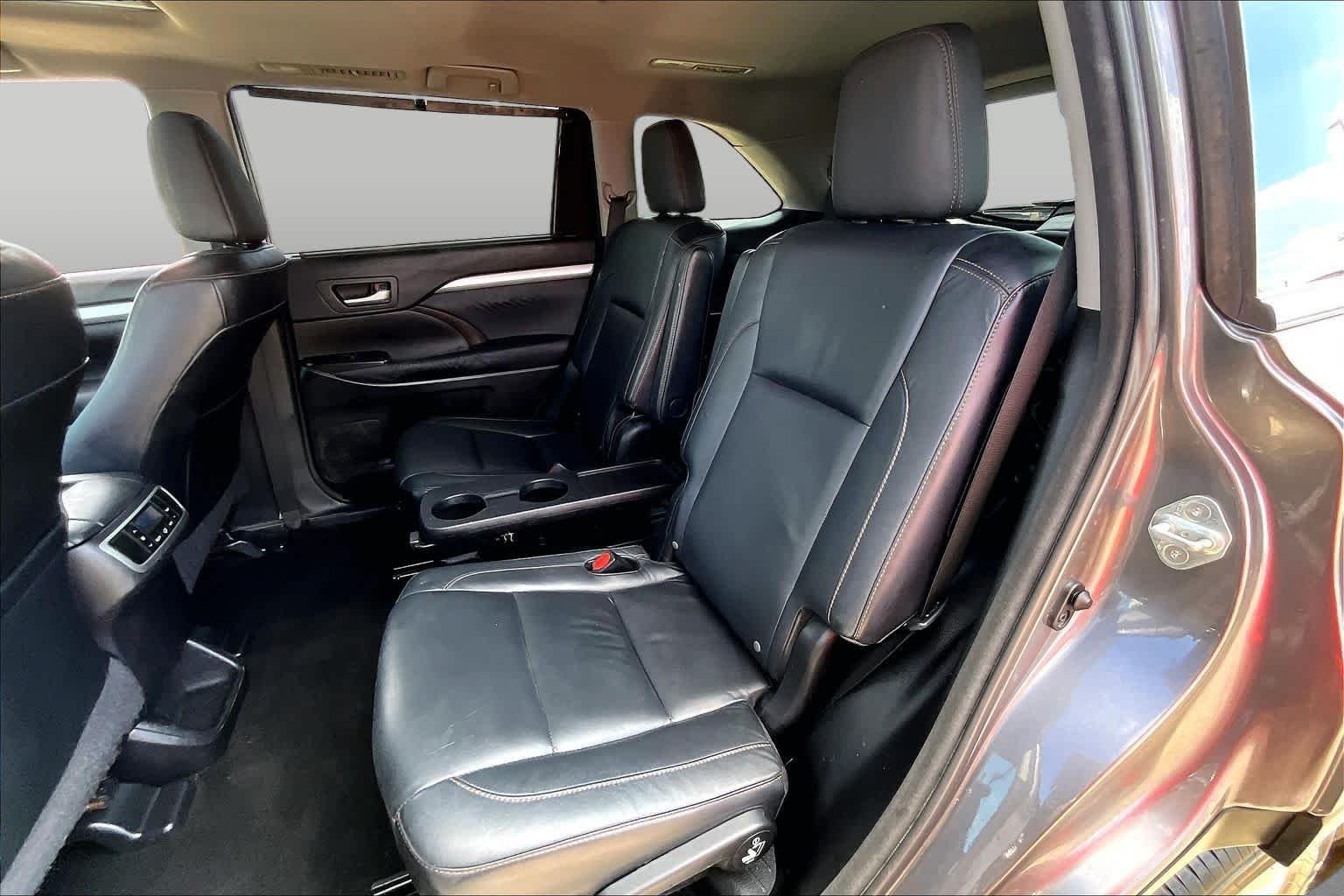 Used 2015 Predawn Gray Mica Toyota XLE image 20