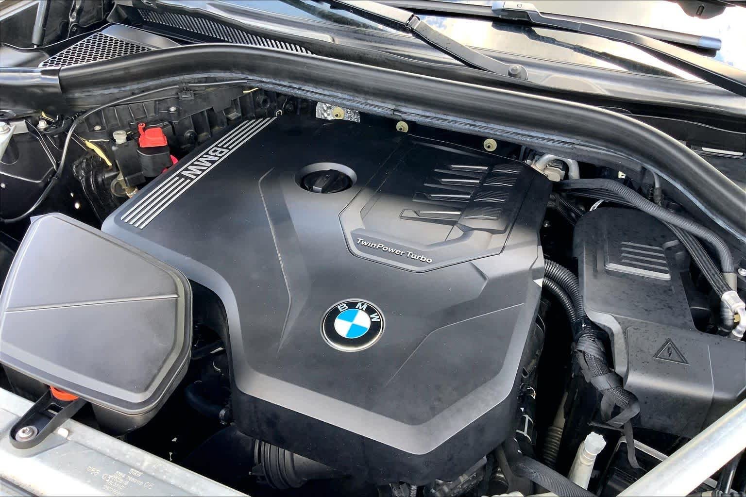 Used 2020 Dark Graphite Metallic BMW sDrive30i image 32