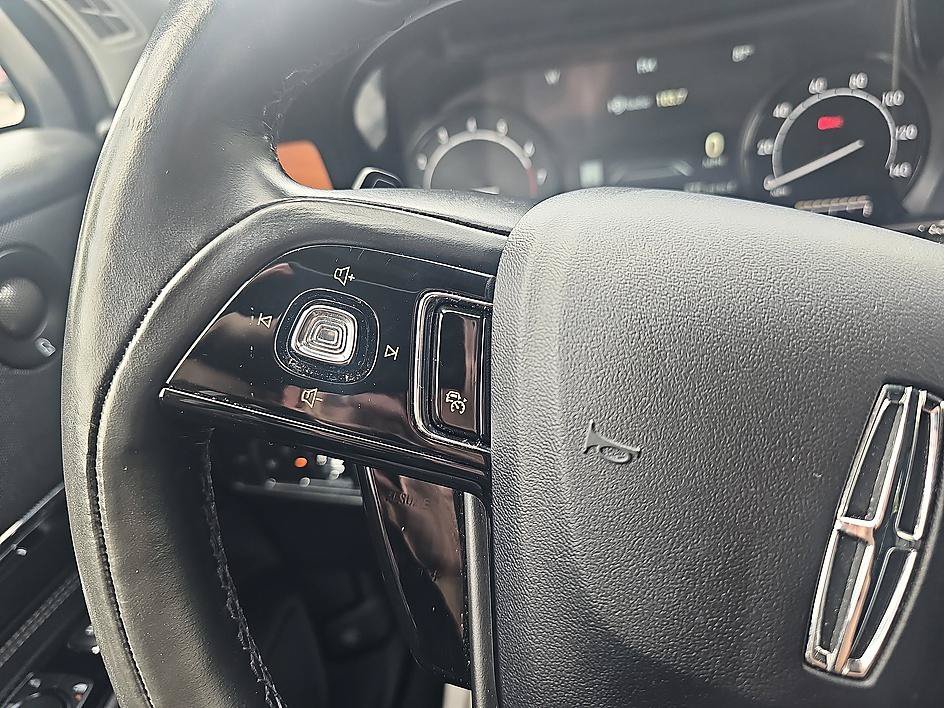 Used 2020 Black Lincoln Reserve image 21