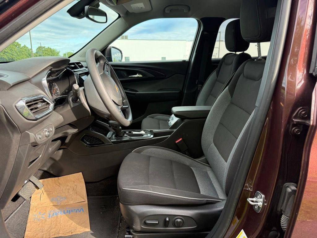 Used 2022 Red Metallic Chevrolet LT image 4