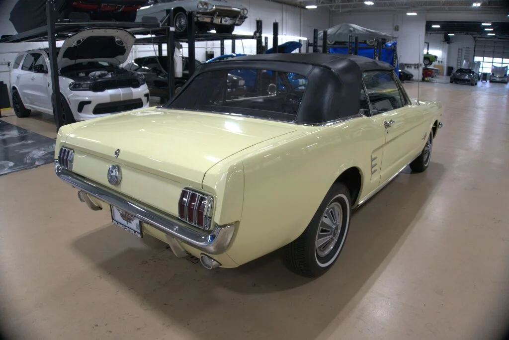 Used 1966 Yellow Ford  image 5
