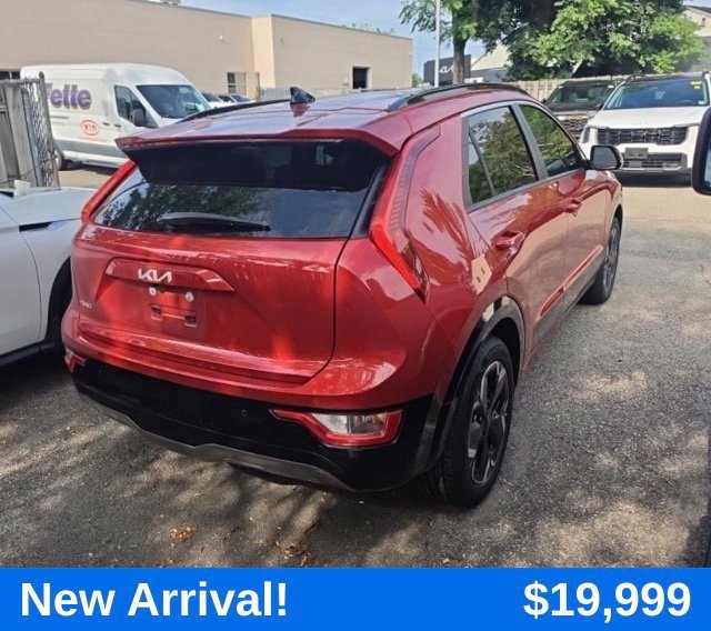 Used 2023  Kia Wind image 7