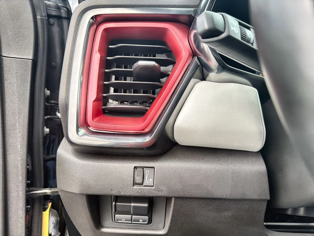 Used 2024 Onyx Black GMC AT4X image 15
