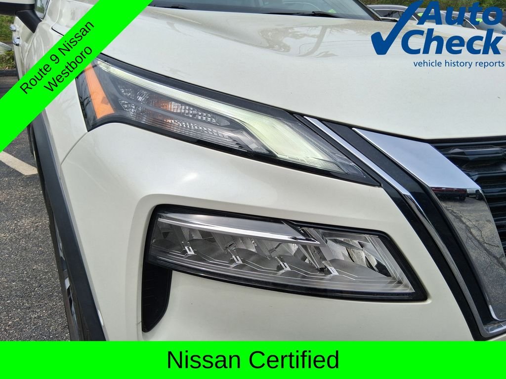 Used 2023 White Nissan SL image 7