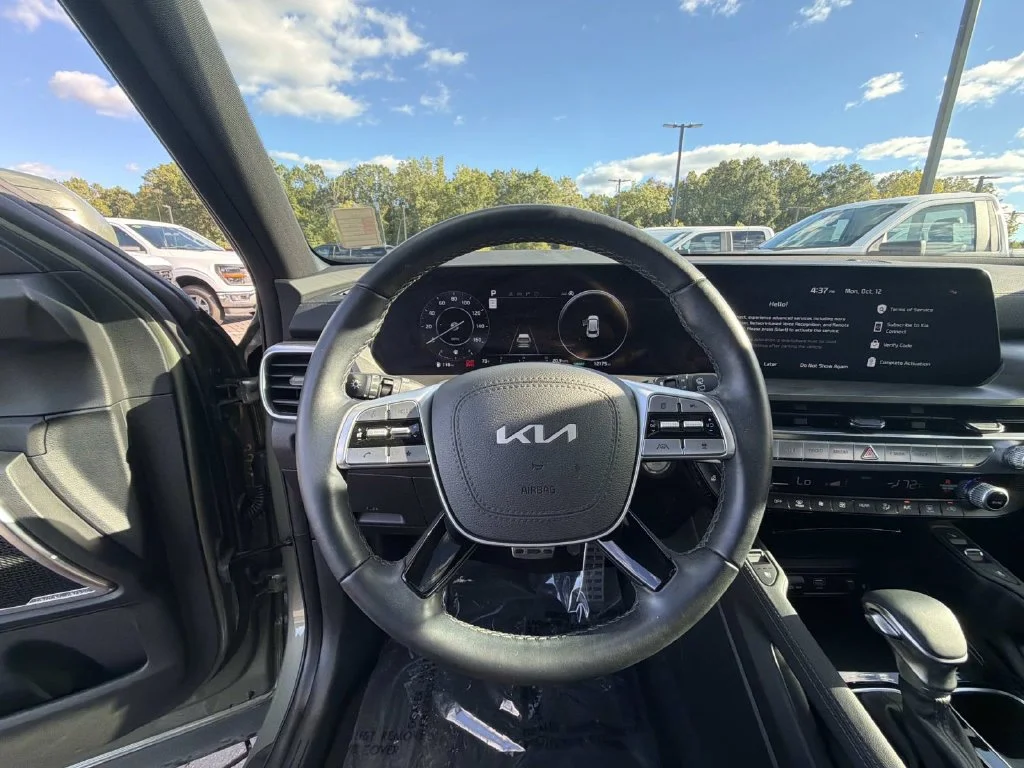 Used 2025 Green Kia SX X-Line image 16