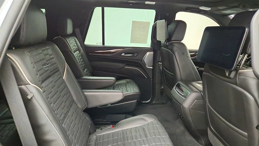 Used 2023 Argent Silver Metallic Cadillac 4WD Sport Platinum w/ Onyx Pkg & Super Cruise image 22