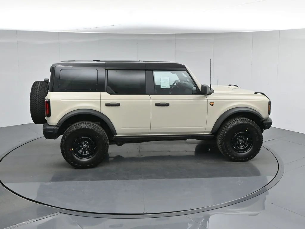 New 2026 Desert Sand Ford Badlands image 38
