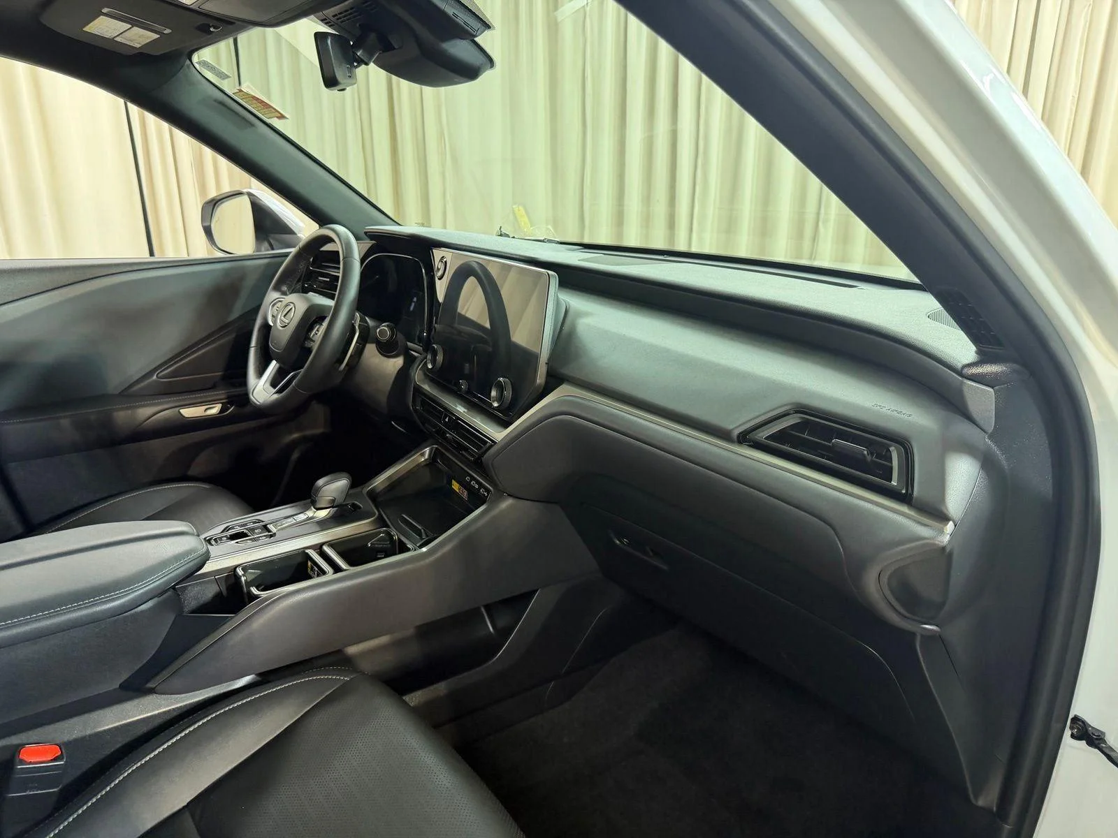 Used 2024 Wind Chill Pearl Lexus TX 350 image 40