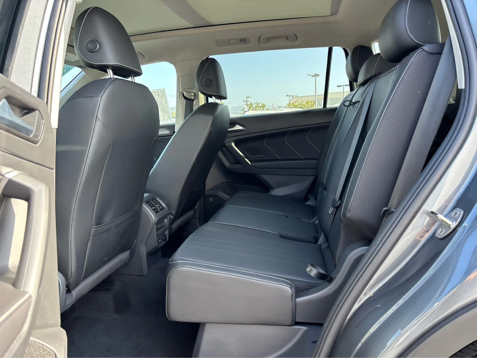 Used 2023 Platinum Gray Metallic Volkswagen SE image 11