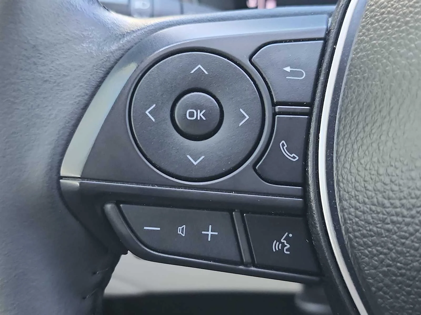 Used 2024 Jet Black Toyota XLE image 28
