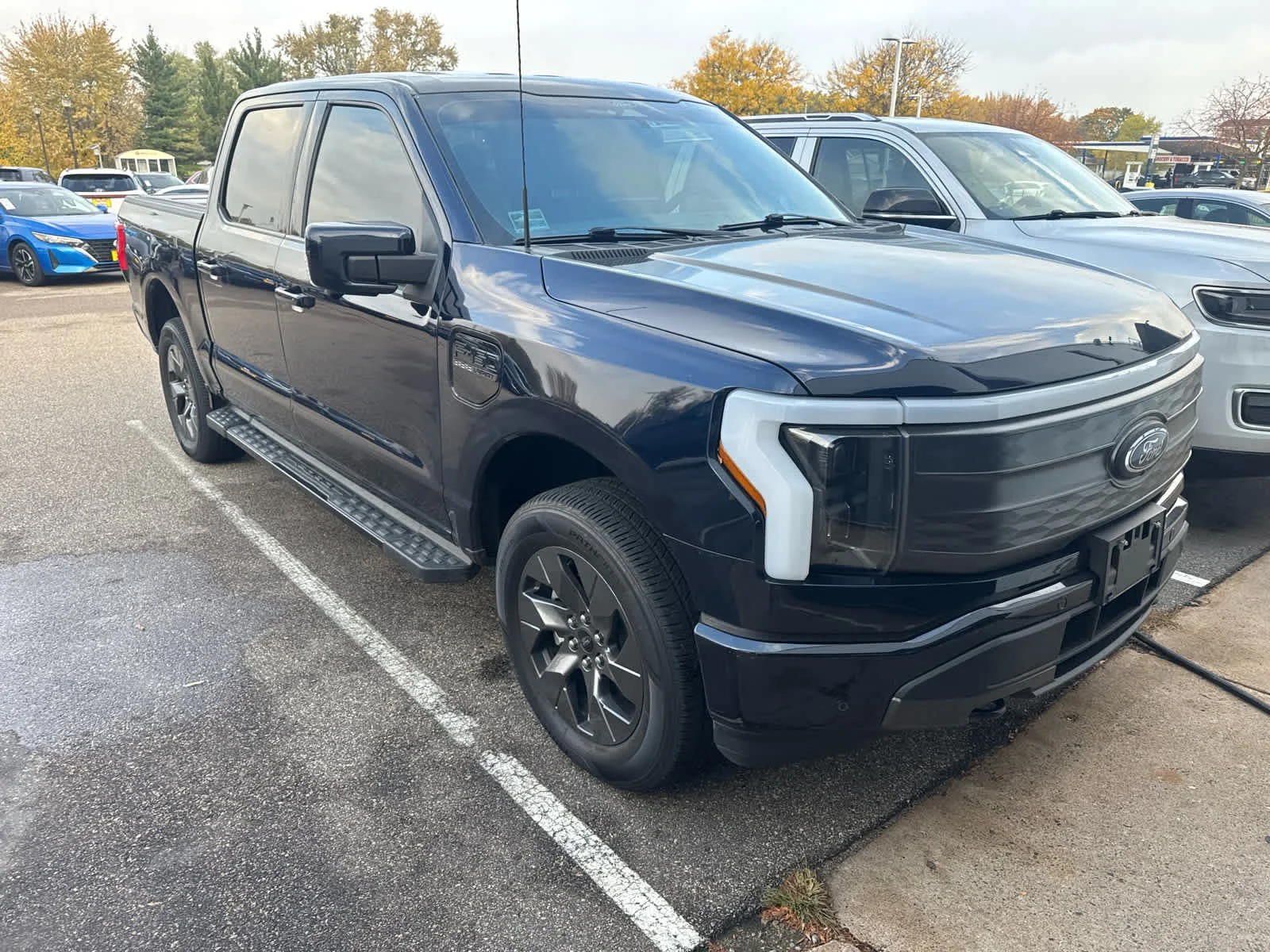 Used 2022 Antimatter Blue Metallic Ford LARIAT image 4