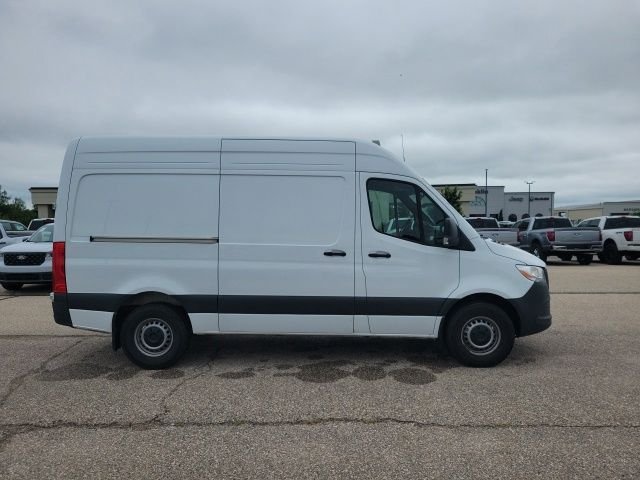 Used 2025 White Mercedes-Benz Cargo 144 WB image 16