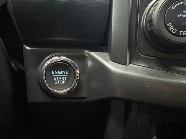 Used 2024 Avalanche Ford XLT image 27
