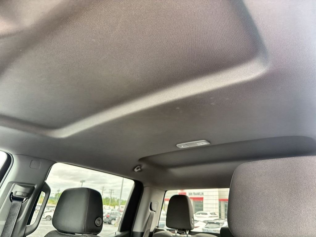 Used 2025 Summit White Chevrolet Custom Trail Boss image 28