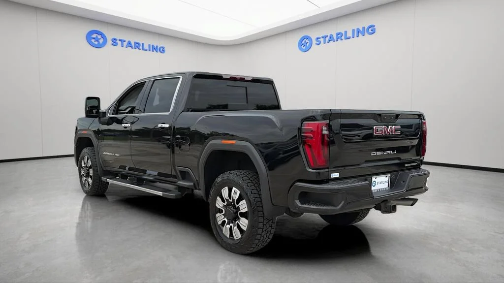 Used 2024 Onyx Black GMC Denali image 5