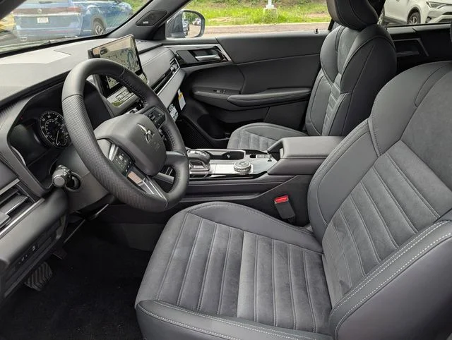 New 2026 Graphite Gray Mitsubishi LE 1.5T S-AWC image 4
