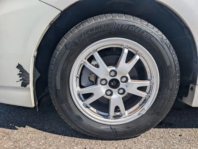 Used 2010 White Toyota  image 26