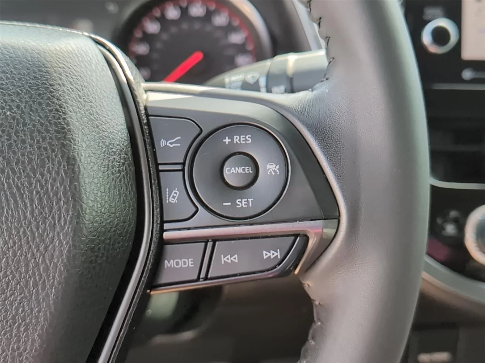 Used 2023 Wind Chill Pearl Toyota XSE image 31