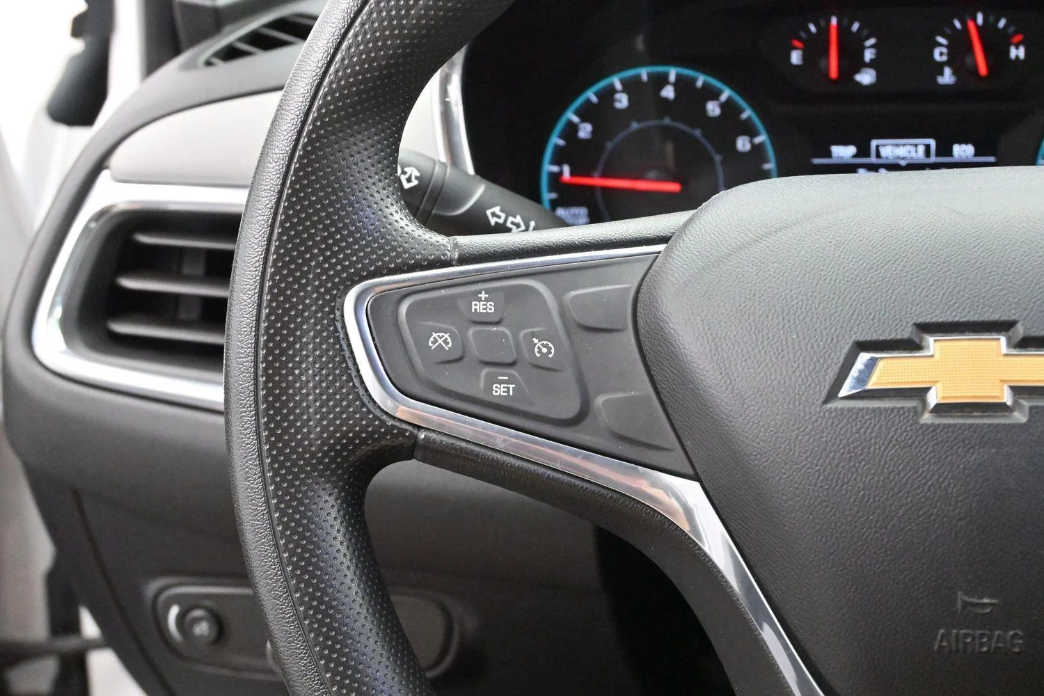 Used 2019 SUMMIT WHITE Chevrolet LS image 17