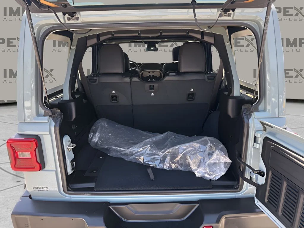 Used 2024 Gray Jeep Sahara image 27