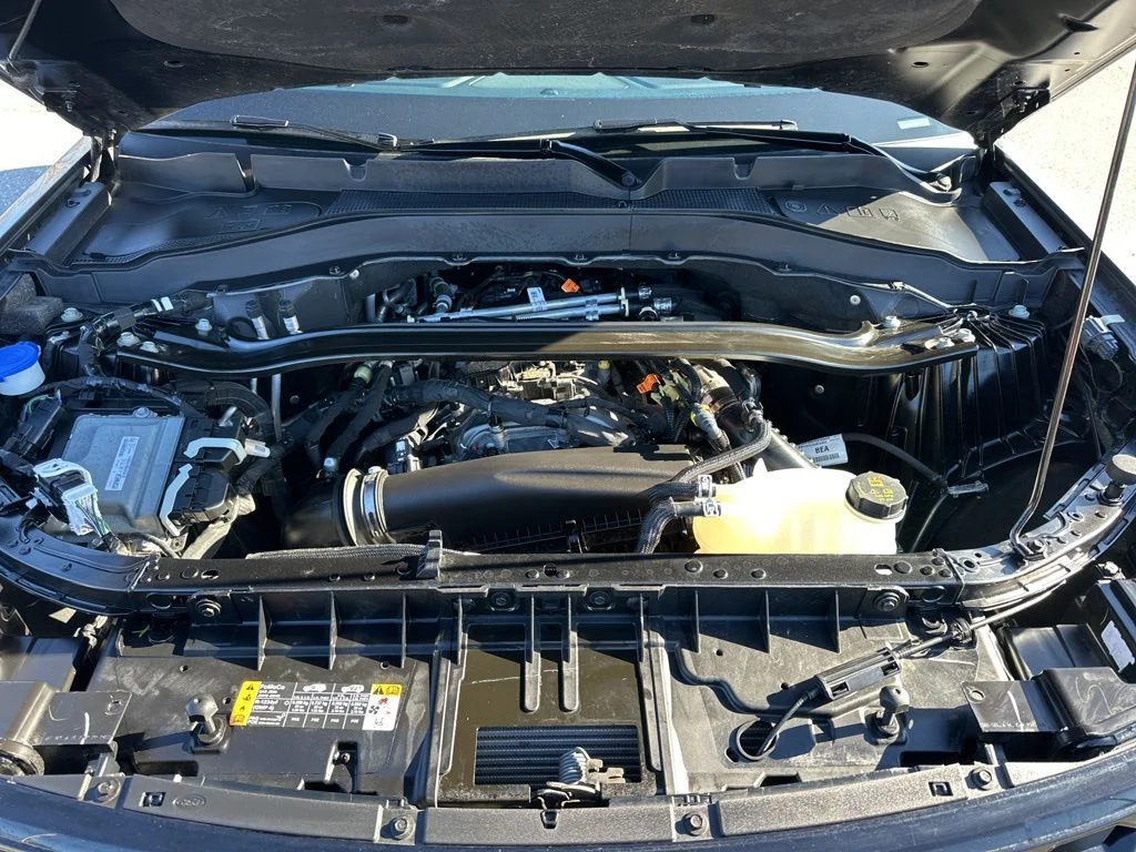Used 2025 Gray Ford ST-Line image 36