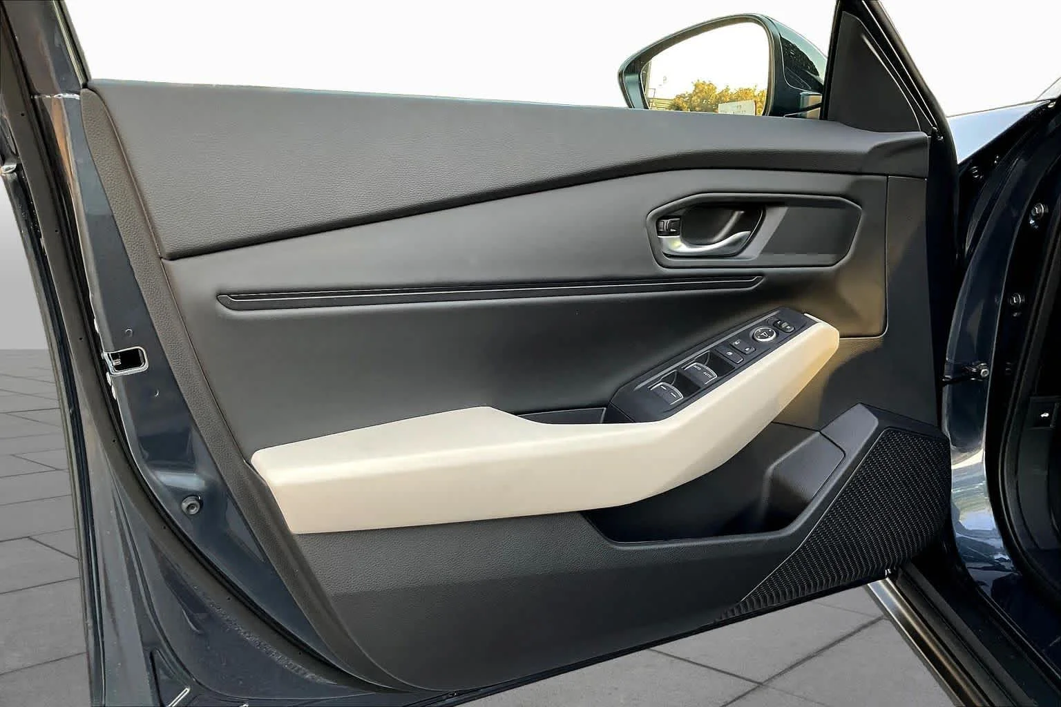 New 2026 Meteorite Gray Metallic Honda SE image 10